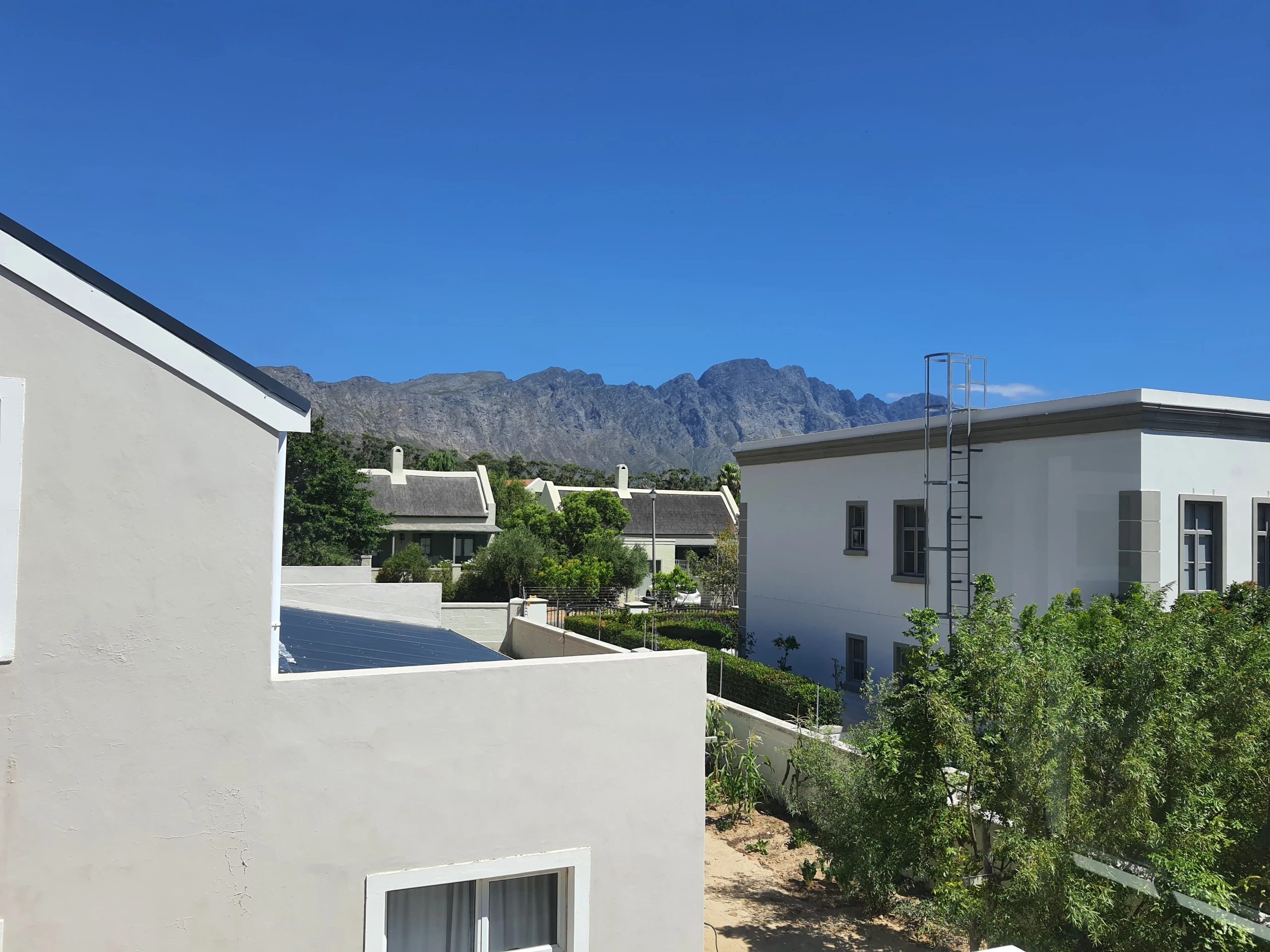 Modern house in the magnificent town of Franschoek, South Africa